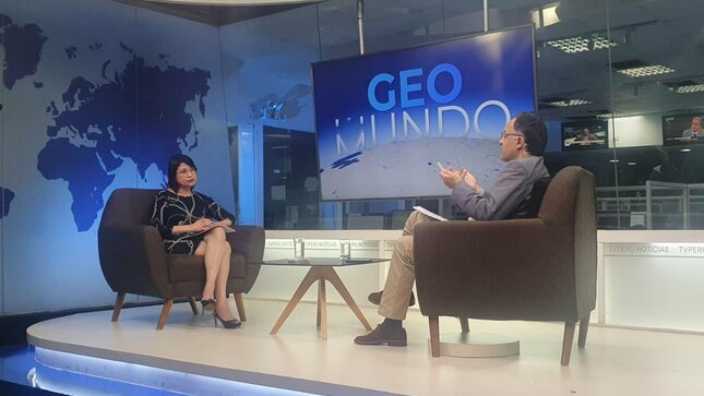 Ministra de Relaciones Exteriores del Perú durante la entrevista con TVPerú